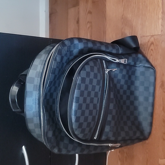 Authentic New Model Louis Vuitton Damier Graphite Canvas Michael Backpack - Picture 2 of 8